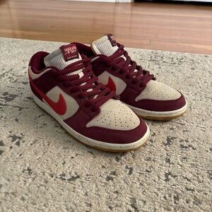 Nike x Skate Like A Girl Dunks (LIKE NEW) - Size Men’s 11